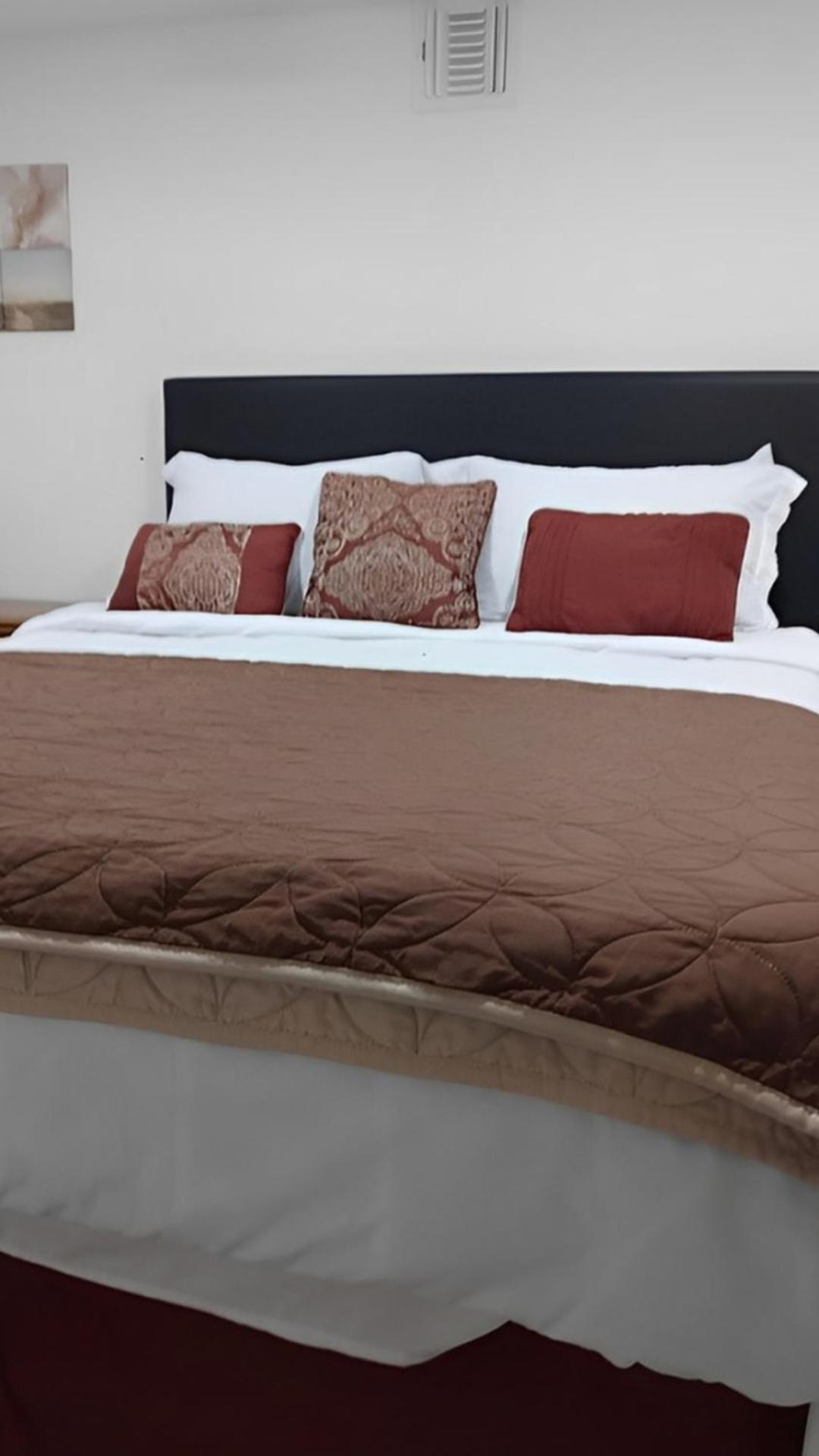 Апартаменты "Cozy Basement Retreat Just 40 Minutes To Nyc!" Ирвингтон Экстерьер фото